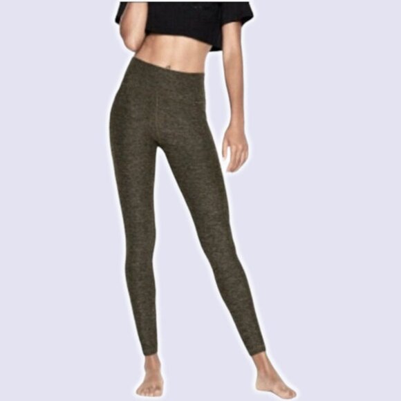 VICTORIA'S SECRET Green Studio 7/8 Tight Legging Sz Medium - Picture 1 of 6